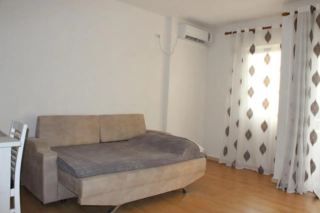 Cocoon Apartment Durres 0*,