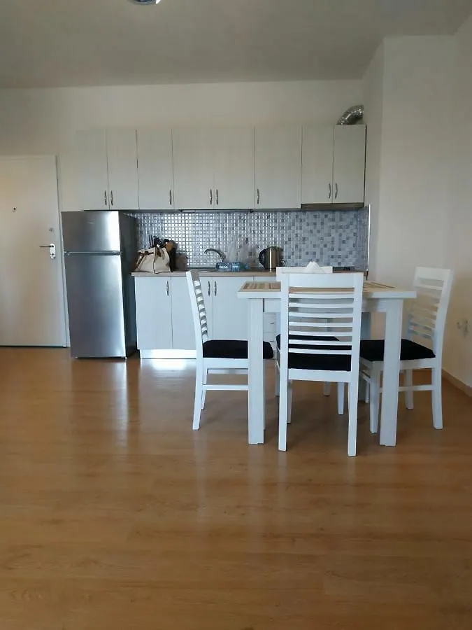 Cocoon Apartment Durres 0*,